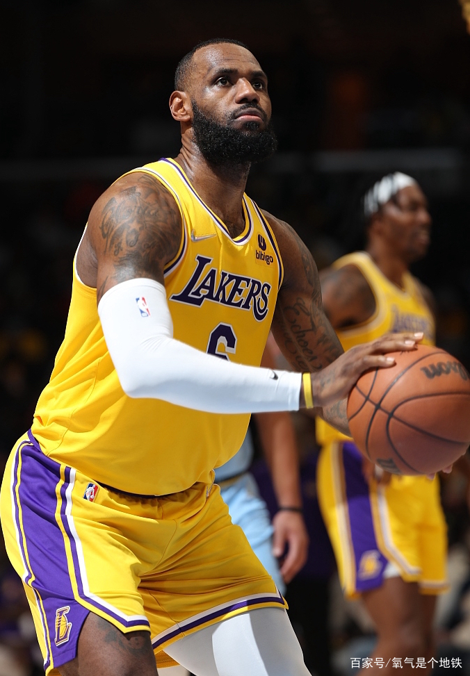 官网登录入口-刚刚！广东宏远状态回暖阿扎伦卡在湖人比赛中连败，里程碑夜布莱顿完成体检(哈登恢复巅峰快船交易伦纳德)